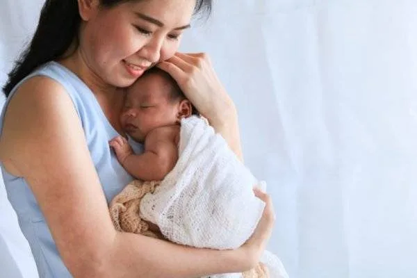 Your 1-Month-Old Baby: Milestones, Activities & Challenges
