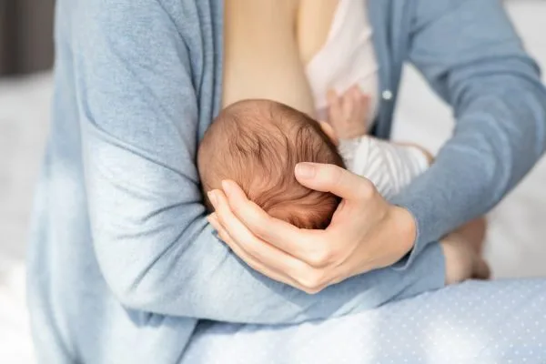 Do boys' and girls' brains process language differently?